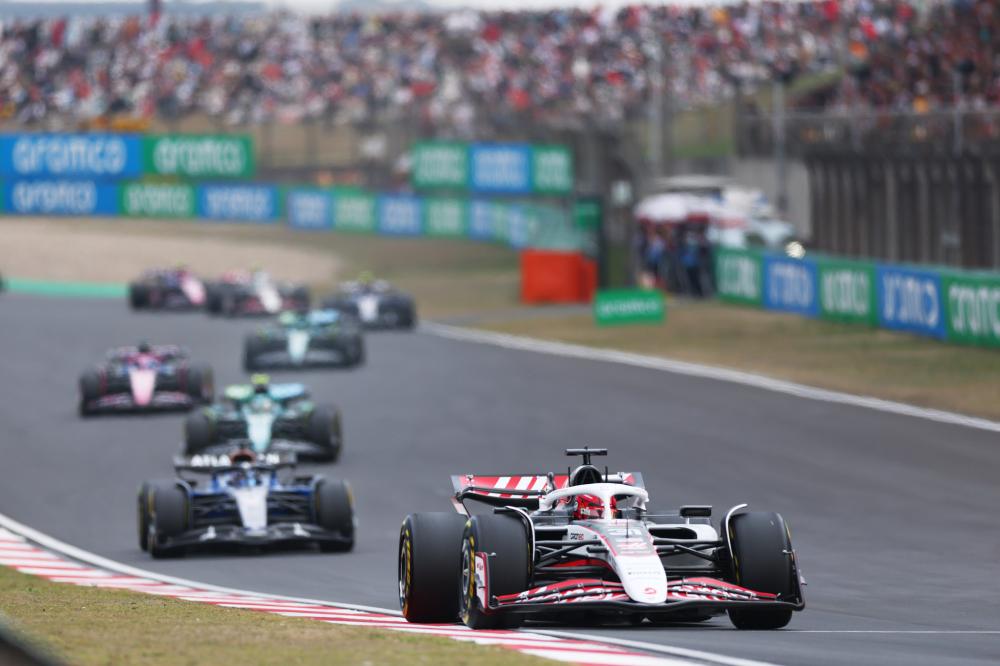 “这说不通”！世界杯抽签仪式上，特朗普提议给美式橄榄球改名