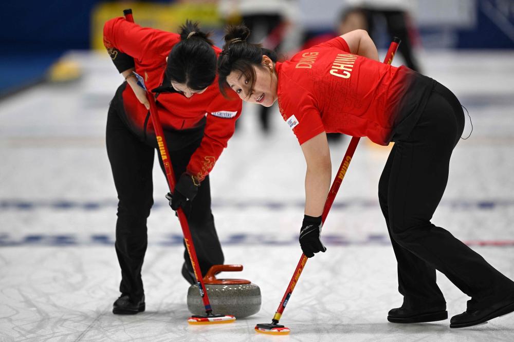 记者：切尔西中场霍尔加盟埃弗顿的转会费为2400万镑+浮动